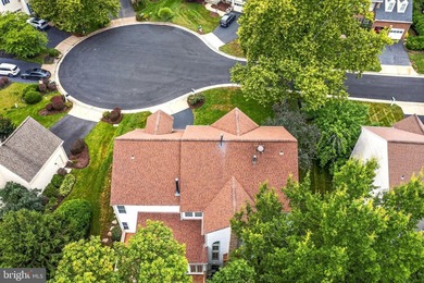 Welcome to this WONDERFUL Home in the Prestigious Gated Golf - photo 3
