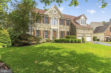 Welcome to this WONDERFUL Home in the Prestigious Gated Golf - photo 5
