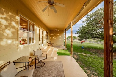 Just under 4,000 sq ft of refined luxury, this 4 bed, 3 full + 2 - photo 6
