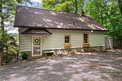 Classic Blowing Rock cottage filled with the timeless charm and - photo 28