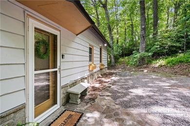 Classic Blowing Rock cottage filled with the timeless charm and - photo 29