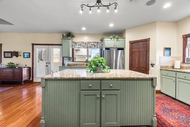 Just under 4,000 sq ft of refined luxury, this 4 bed, 3 full + 2 - photo 10
