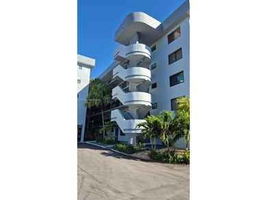 Lake Condo For Sale in North Lauderdale, Florida