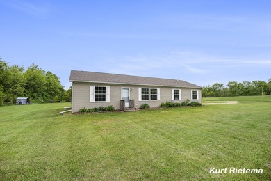 (private lake, pond, creek) Home Active Under Con in Grand Junction Michigan