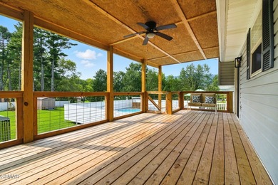 Spacious multi-level home located in LaFollette, Tennessee - photo 11