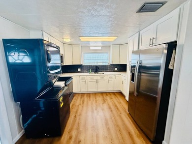 Welcome to your piece of paradise in the highly sought-after - photo 17