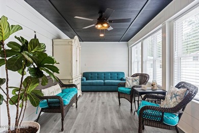 Three separate living spaces just a few blocks from the beach! - photo 32