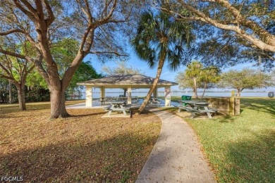 No HOAs, deed restrictions or CDDs!!! Conveniently located to - photo 9