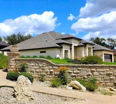 Hill Country views, privacy, & modern comfort in The Meridian - photo 1