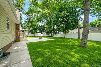 Welcome to 25 Heston Rd, Shirley-a spacious 4-bedroom, 2-bath - photo 6