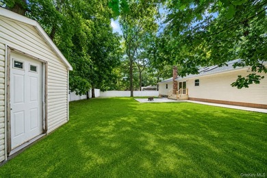 Welcome to 25 Heston Rd, Shirley-a spacious 4-bedroom, 2-bath - photo 9