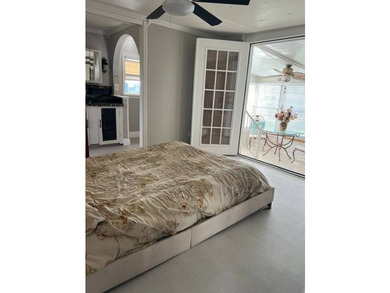 Renovated Waterfront 1334 sq ft manufactured home in 55 + resort - photo 8