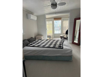 Renovated Waterfront 1334 sq ft manufactured home in 55 + resort - photo 9
