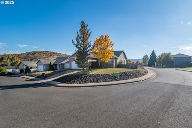 South Umpqua River Home For Sale in Roseburg Oregon