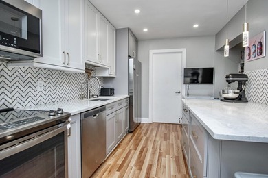 Come see this beautifully renovated 3BR 2BA Villa in the Heart - photo 12