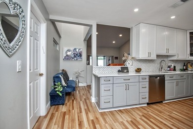 Come see this beautifully renovated 3BR 2BA Villa in the Heart - photo 15