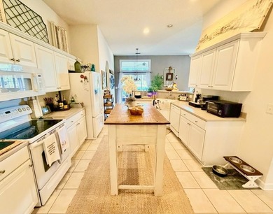 Experience the quintessential coastal lifestyle at 719 Camden - photo 18