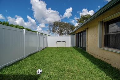 Come see this beautifully renovated 3BR 2BA Villa in the Heart - photo 38