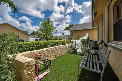 Come see this beautifully renovated 3BR 2BA Villa in the Heart - photo 41