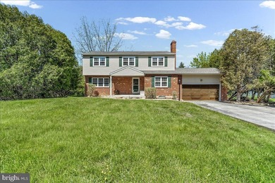 PRICE IMPROVEMENT. Gorgeous center hall colonial in West Goshen - photo 1