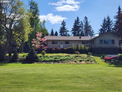 Lake Home For Sale in Roseburg, Oregon