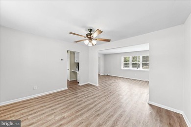 PRICE IMPROVEMENT. Gorgeous center hall colonial in West Goshen - photo 6