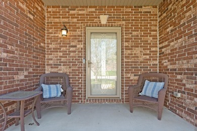 Located just one block from the neighborhood pool and recreation - photo 4