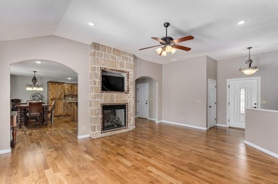 Located just one block from the neighborhood pool and recreation - photo 7