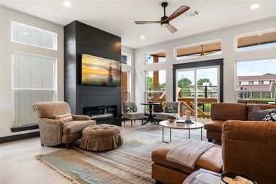 MOTIVATED SELLER WILL LOOK AT ALL OFFERS! This stunning - photo 13