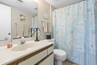 Welcome Home! This meticulously maintained 2 bedroom, 2 bathroom - photo 14