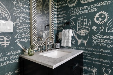 MOTIVATED SELLER WILL LOOK AT ALL OFFERS! This stunning - photo 15