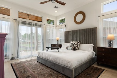 MOTIVATED SELLER WILL LOOK AT ALL OFFERS! This stunning - photo 16
