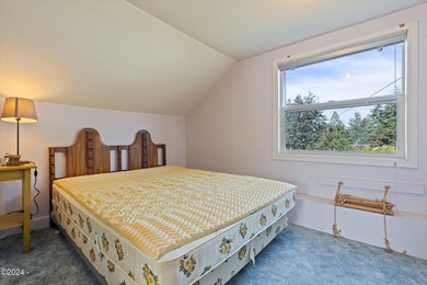 LAKEFRONT COASTAL RETREAT! Enjoy Approximately 90 feet of - photo 17
