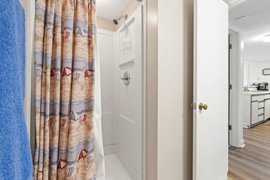Welcome Home! This meticulously maintained 2 bedroom, 2 bathroom - photo 19
