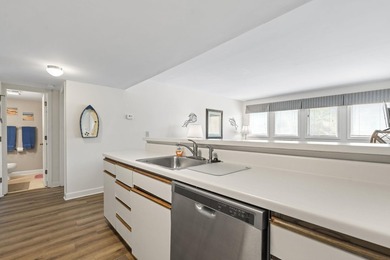 Welcome Home! This meticulously maintained 2 bedroom, 2 bathroom - photo 23