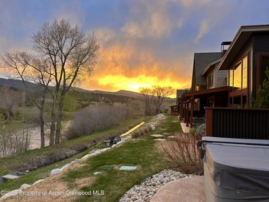 TRUE RIVERFRONT PROPERTY. This is not one of those places in - photo 23