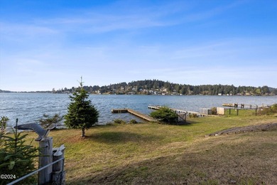 LAKEFRONT COASTAL RETREAT! Enjoy Approximately 90 feet of - photo 24