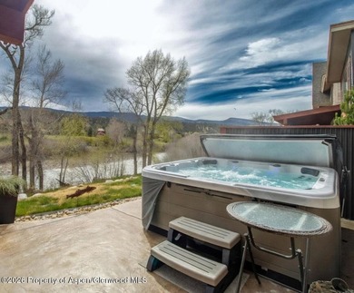 TRUE RIVERFRONT PROPERTY. This is not one of those places in - photo 25