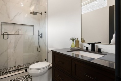 MOTIVATED SELLER WILL LOOK AT ALL OFFERS! This stunning - photo 25