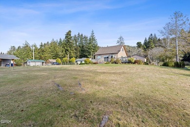 LAKEFRONT COASTAL RETREAT! Enjoy Approximately 90 feet of - photo 32