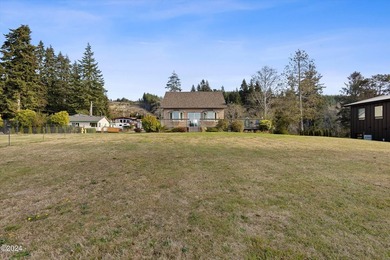 LAKEFRONT COASTAL RETREAT! Enjoy Approximately 90 feet of - photo 33