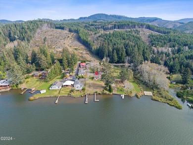 LAKEFRONT COASTAL RETREAT! Enjoy Approximately 90 feet of - photo 35