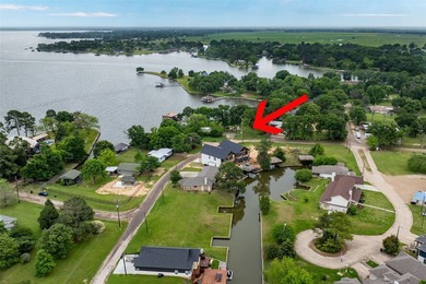 MOTIVATED SELLER WILL LOOK AT ALL OFFERS! This stunning - photo 39
