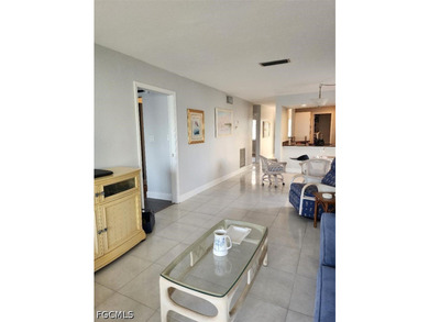 Direct Gulf Access END UNIT 1st Floor Condo in the waterfront - photo 2