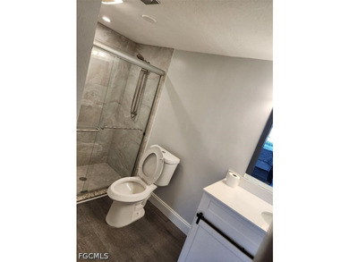 Direct Gulf Access END UNIT 1st Floor Condo in the waterfront - photo 5