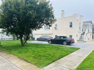 Beachside Stucco Legal 2 Family home on Double lot with Parking - photo 48