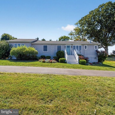 Welcome to your Charming Coastal Cottage Lifestyle! Exceptional - photo 4