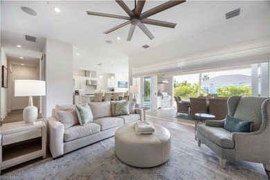 Pristine, and move-in ready, beautifully decorated custom - photo 5