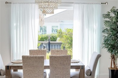 Pristine, and move-in ready, beautifully decorated custom - photo 10