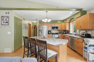Beautiful 4 bedroom, 3 bath rambler on 1+ acre lot across the - photo 11